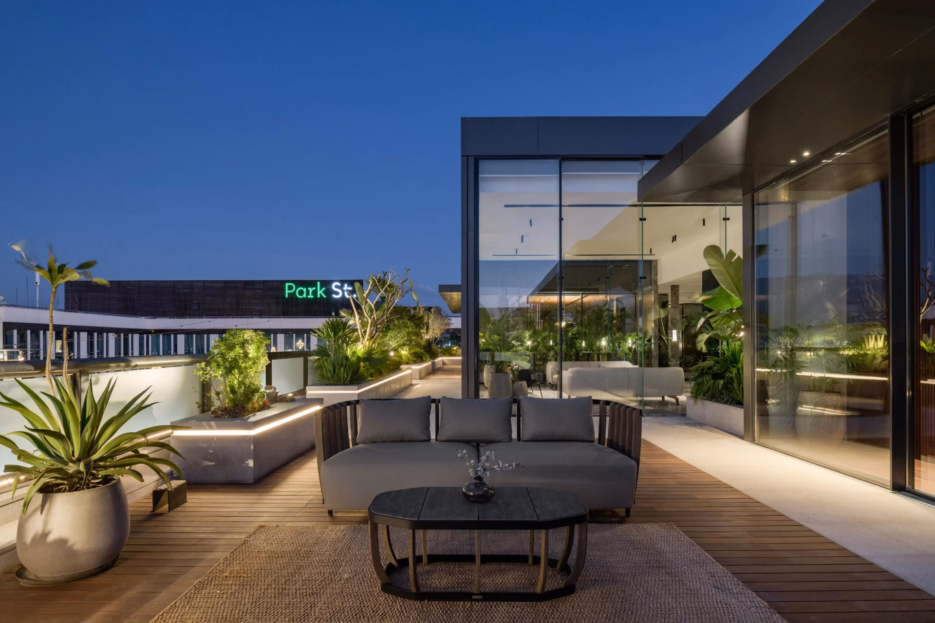 Sky_Investments_Office_61